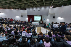 Charlas-de-la-Facultad-de-Ciencias-de-la-Administracion-en-la-Feria-de-las-Carreras-de-Concordia-2024